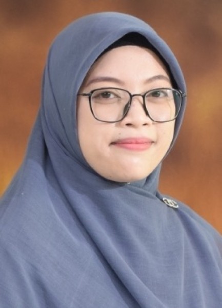 Lina Syawaliyanti Esti, S.Pd., Gr.